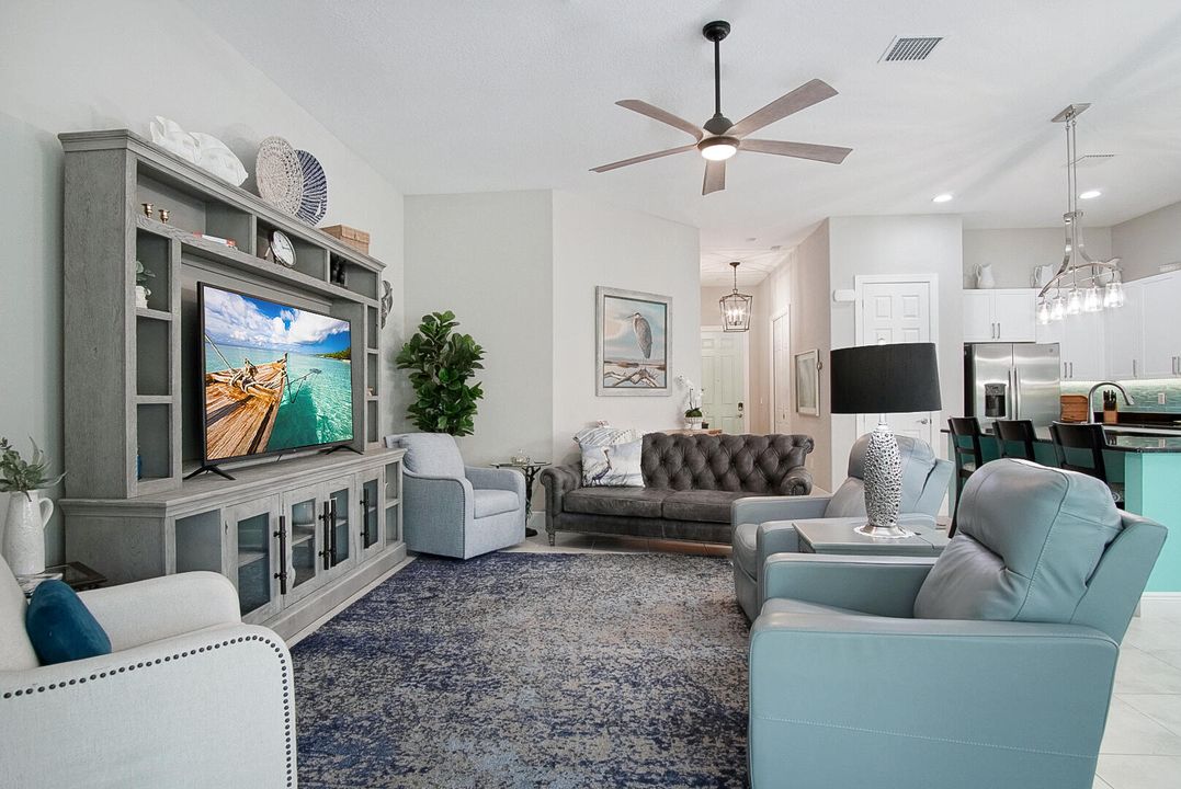 For Sale: $499,900 (2 beds, 2 baths, 1832 Square Feet)