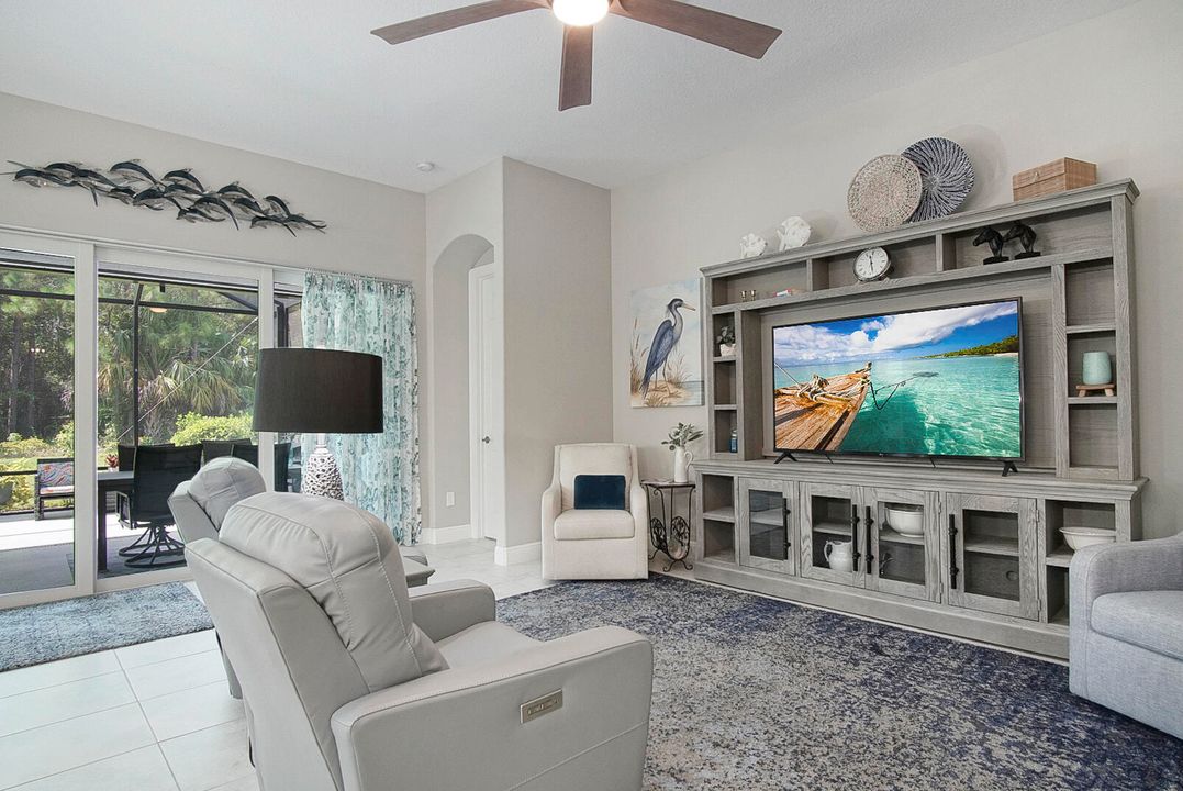 For Sale: $499,900 (2 beds, 2 baths, 1832 Square Feet)