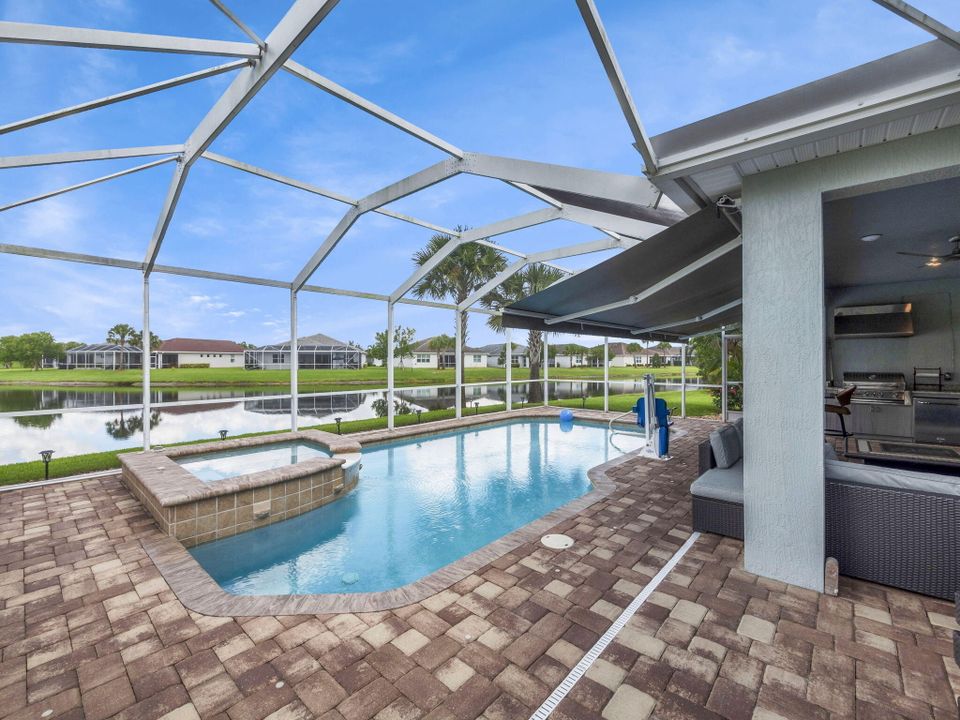 Recently Sold: $725,000 (3 beds, 2 baths, 2059 Square Feet)