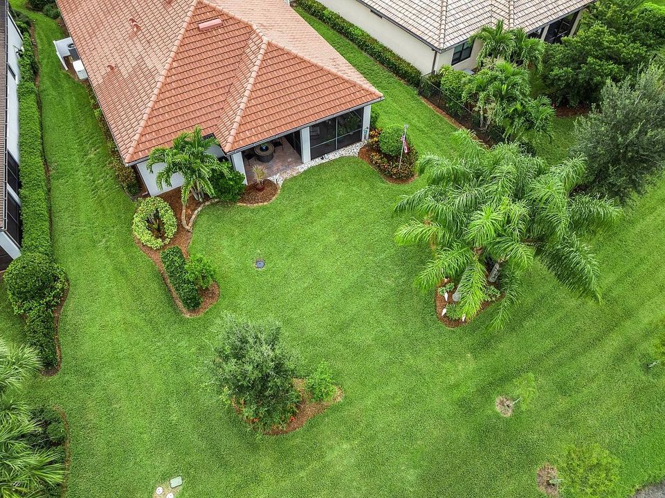 Active With Contract: $529,900 (2 beds, 2 baths, 1885 Square Feet)