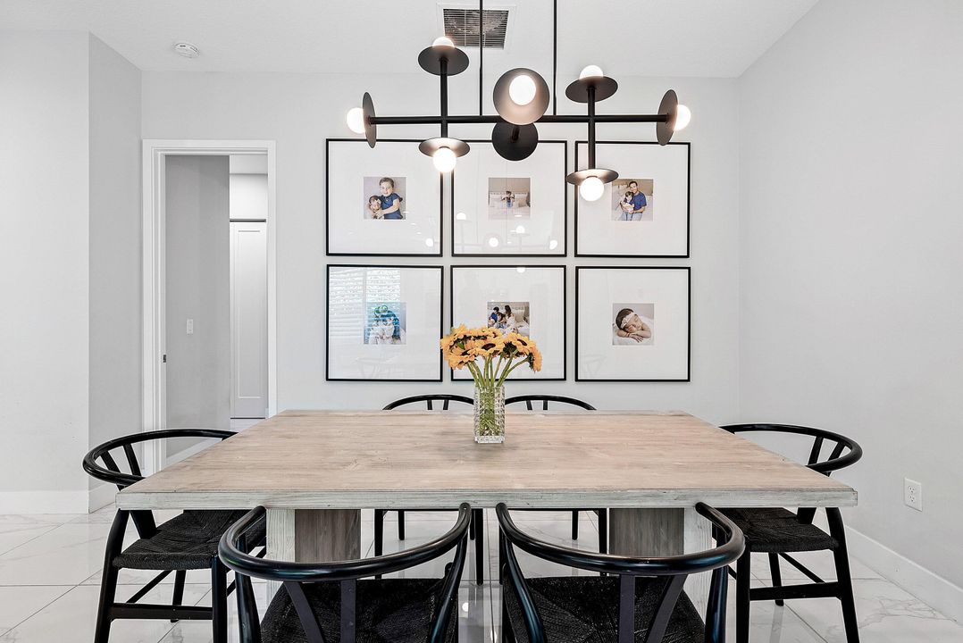 Active With Contract: $999,000 (3 beds, 3 baths, 2157 Square Feet)