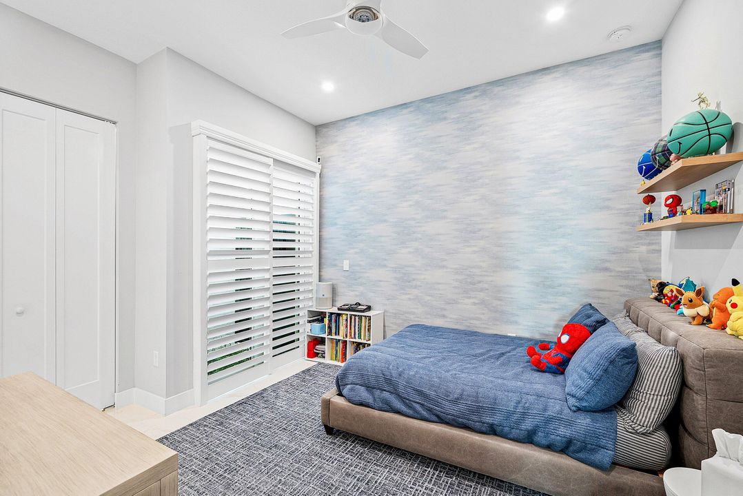 Active With Contract: $999,000 (3 beds, 3 baths, 2157 Square Feet)