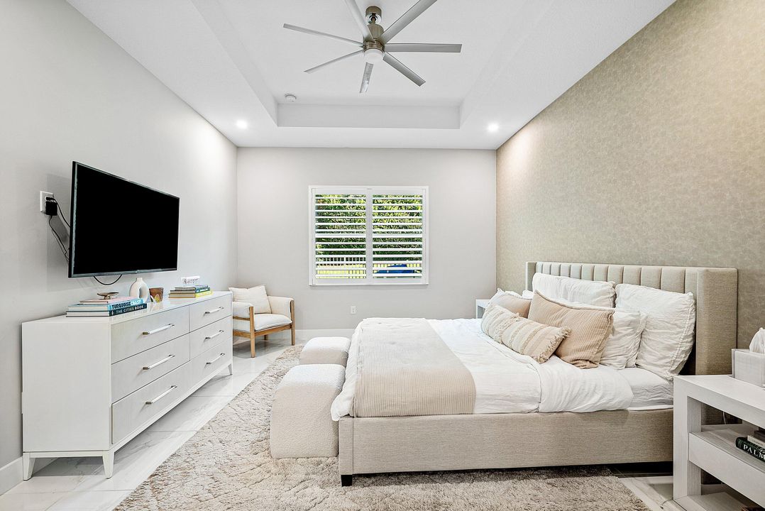 Active With Contract: $999,000 (3 beds, 3 baths, 2157 Square Feet)