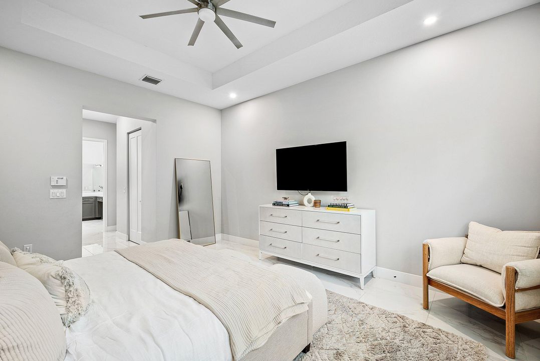 Active With Contract: $999,000 (3 beds, 3 baths, 2157 Square Feet)