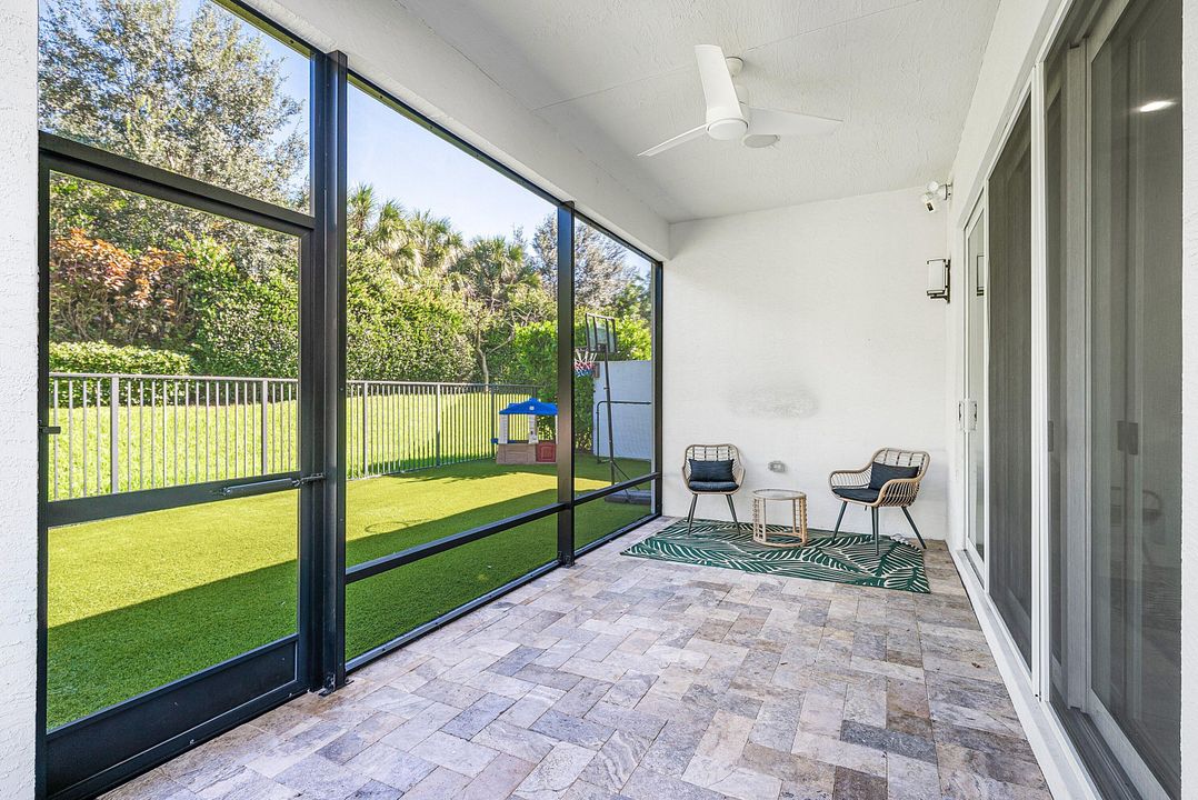 Active With Contract: $999,000 (3 beds, 3 baths, 2157 Square Feet)