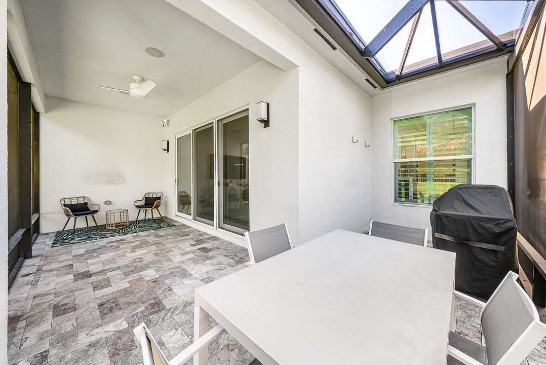 Active With Contract: $999,000 (3 beds, 3 baths, 2157 Square Feet)