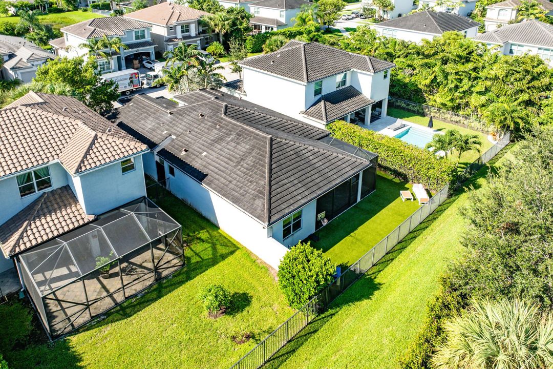 Active With Contract: $999,000 (3 beds, 3 baths, 2157 Square Feet)