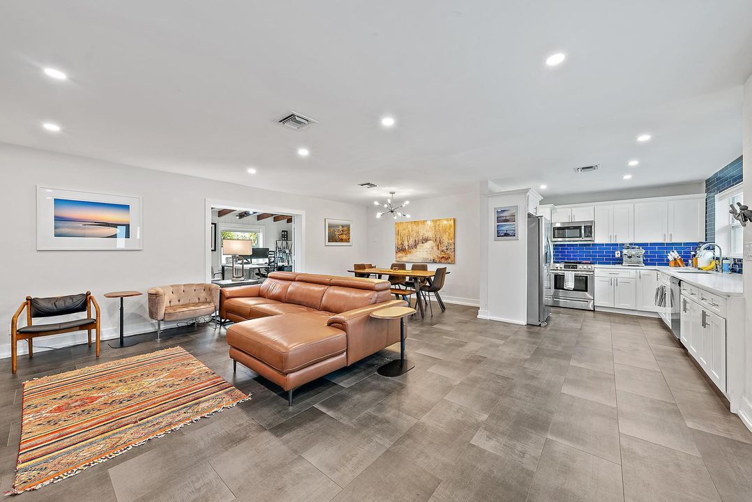 Active With Contract: $535,000 (3 beds, 2 baths, 1427 Square Feet)