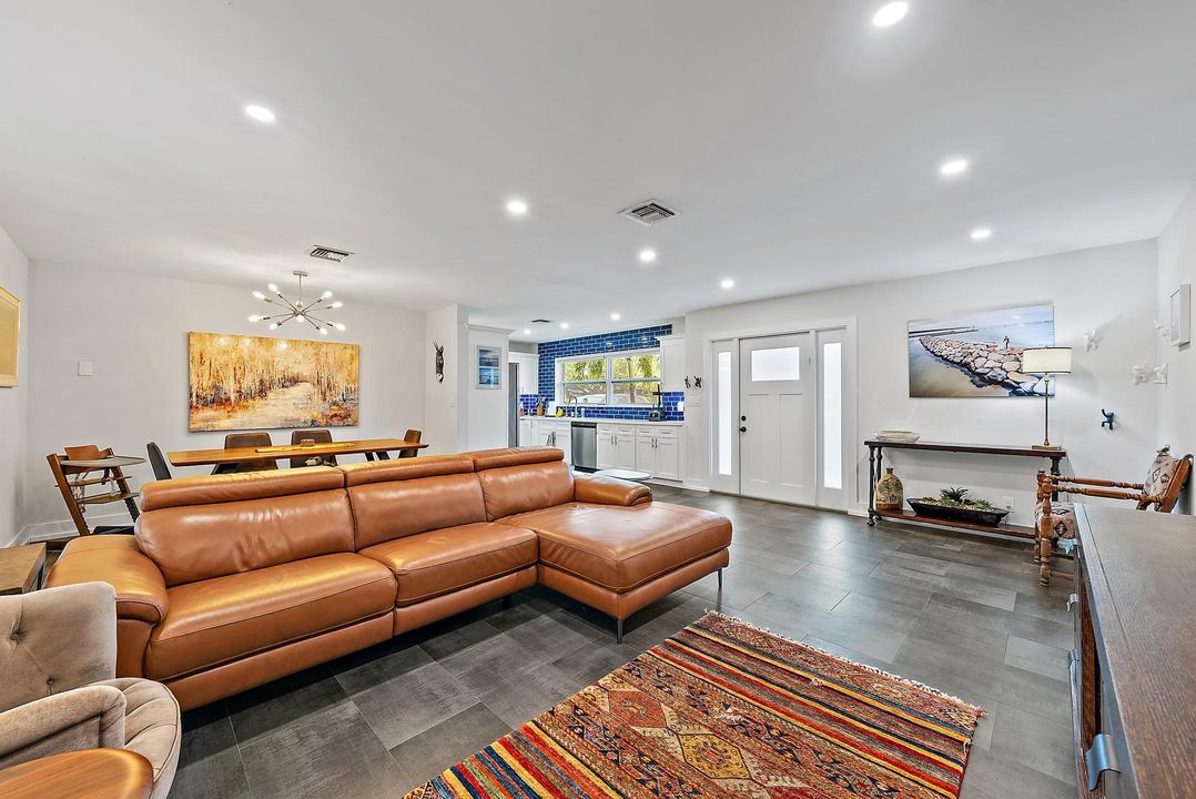 Active With Contract: $535,000 (3 beds, 2 baths, 1427 Square Feet)