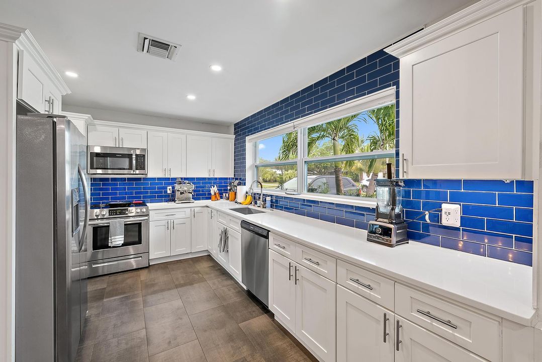 Active With Contract: $535,000 (3 beds, 2 baths, 1427 Square Feet)