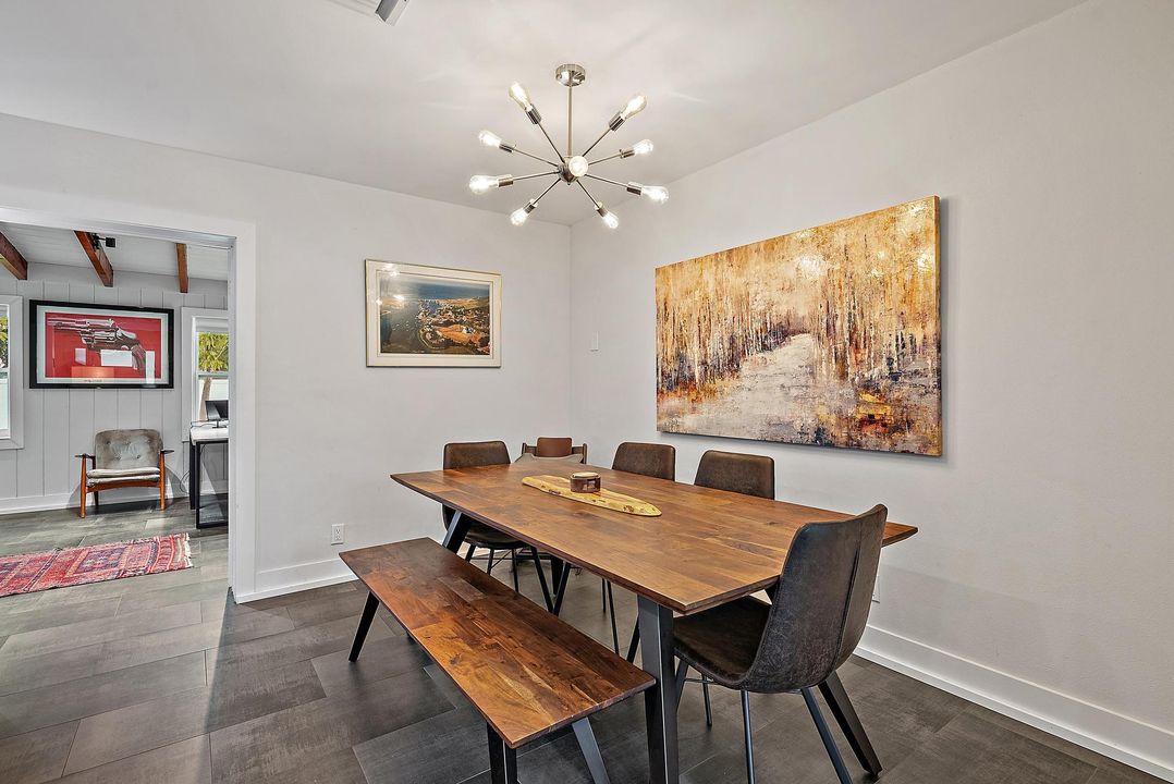 Active With Contract: $535,000 (3 beds, 2 baths, 1427 Square Feet)