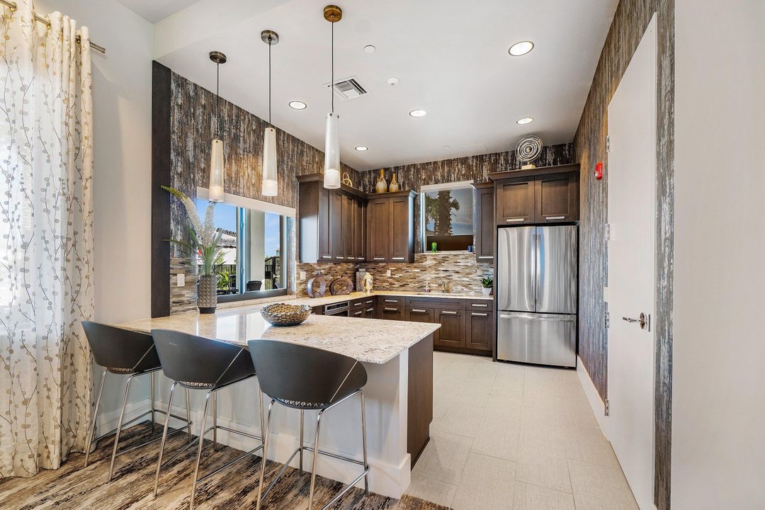 Active With Contract: $999,000 (3 beds, 3 baths, 2157 Square Feet)