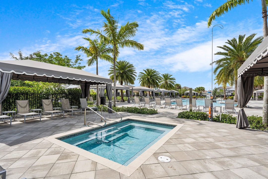 Active With Contract: $999,000 (3 beds, 3 baths, 2157 Square Feet)