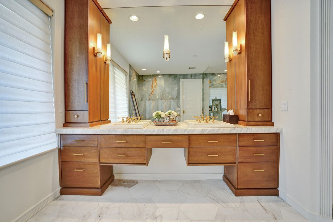 Active With Contract: $3,999,000 (4 beds, 4 baths, 4850 Square Feet)