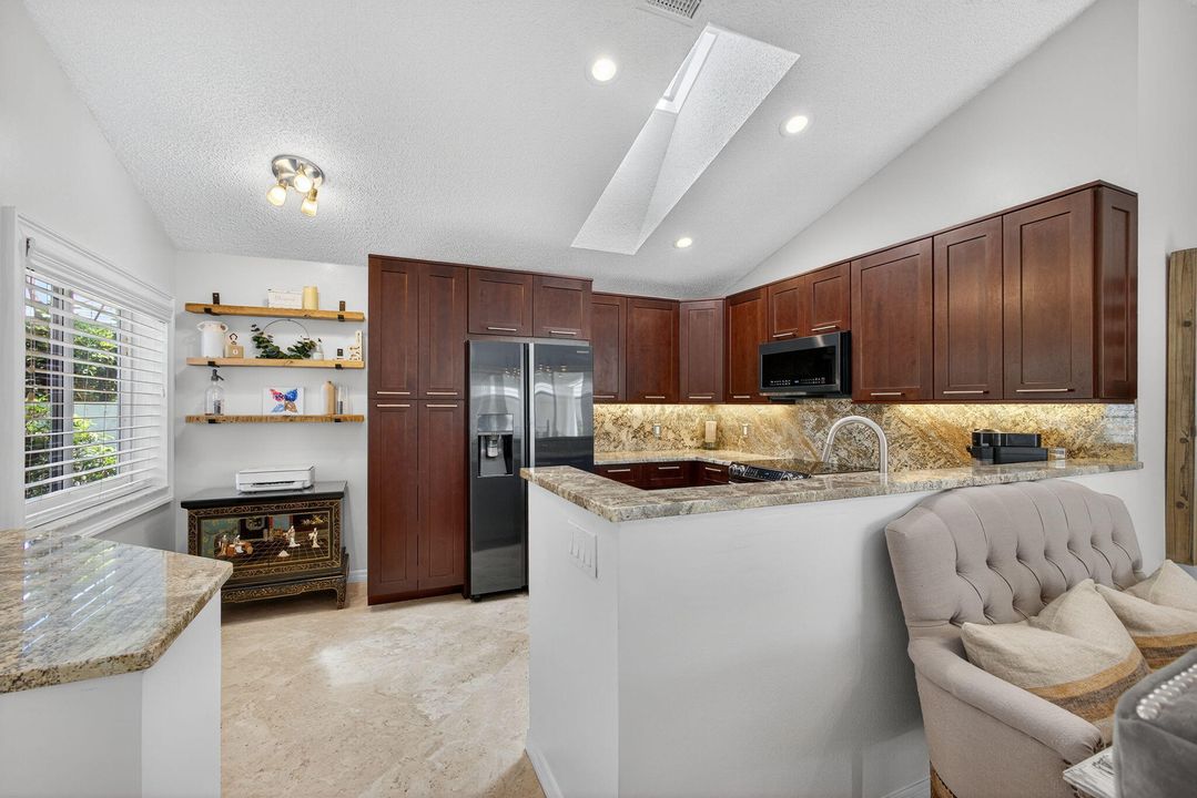 Active With Contract: $650,000 (3 beds, 2 baths, 1467 Square Feet)