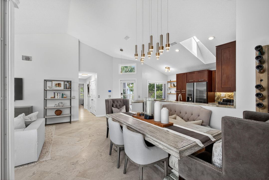 Active With Contract: $650,000 (3 beds, 2 baths, 1467 Square Feet)