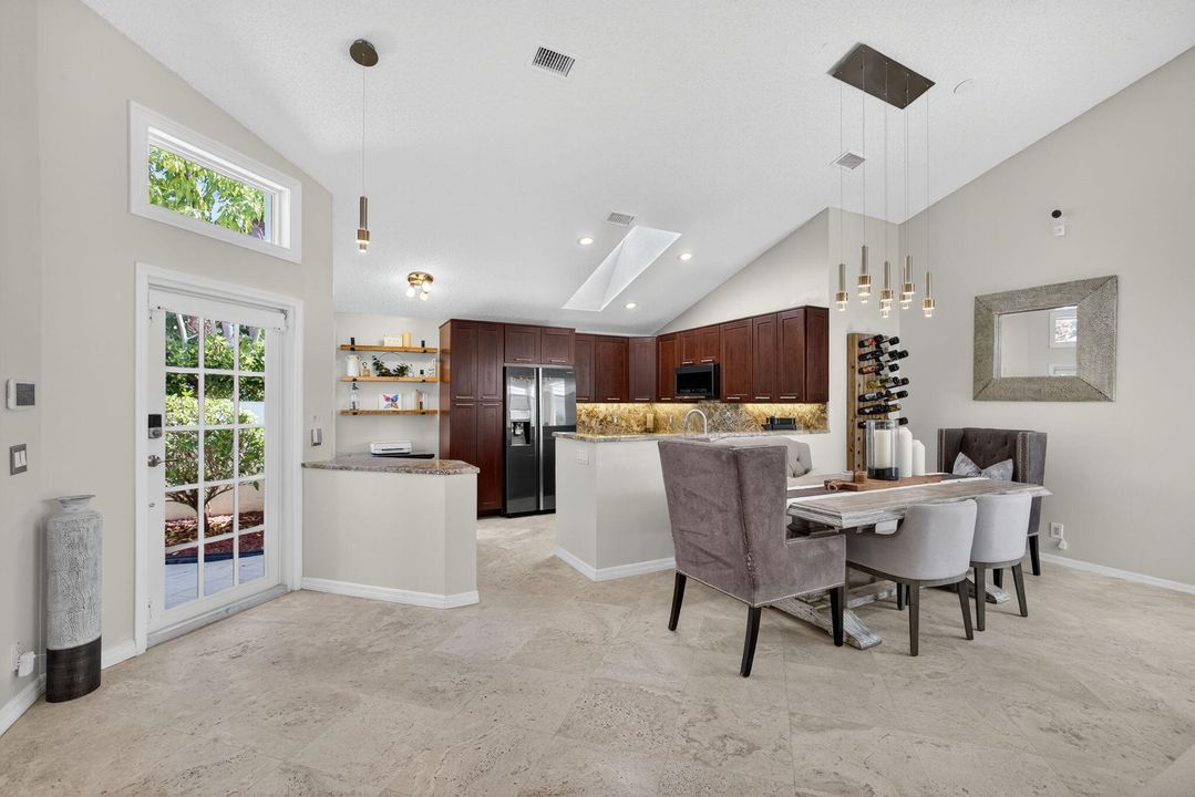 Active With Contract: $650,000 (3 beds, 2 baths, 1467 Square Feet)