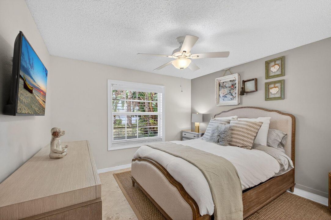 Active With Contract: $650,000 (3 beds, 2 baths, 1467 Square Feet)