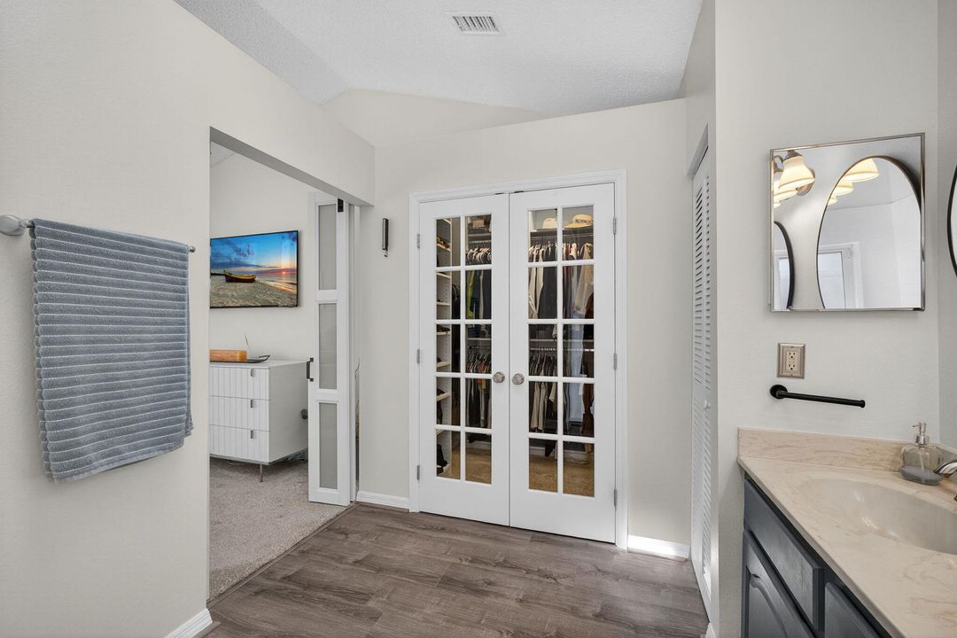 Active With Contract: $650,000 (3 beds, 2 baths, 1467 Square Feet)