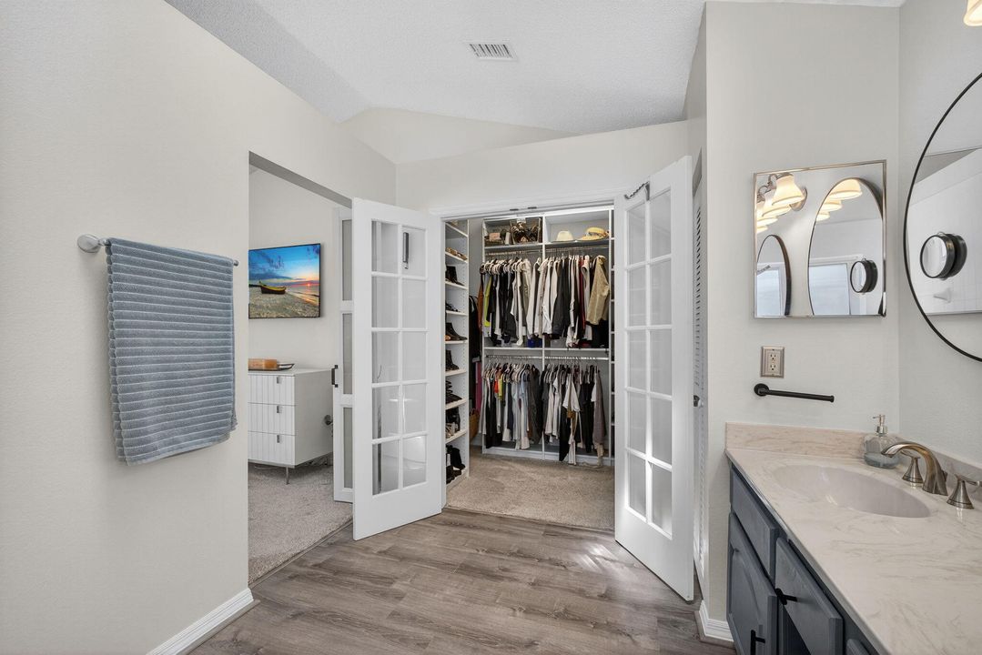 Active With Contract: $650,000 (3 beds, 2 baths, 1467 Square Feet)