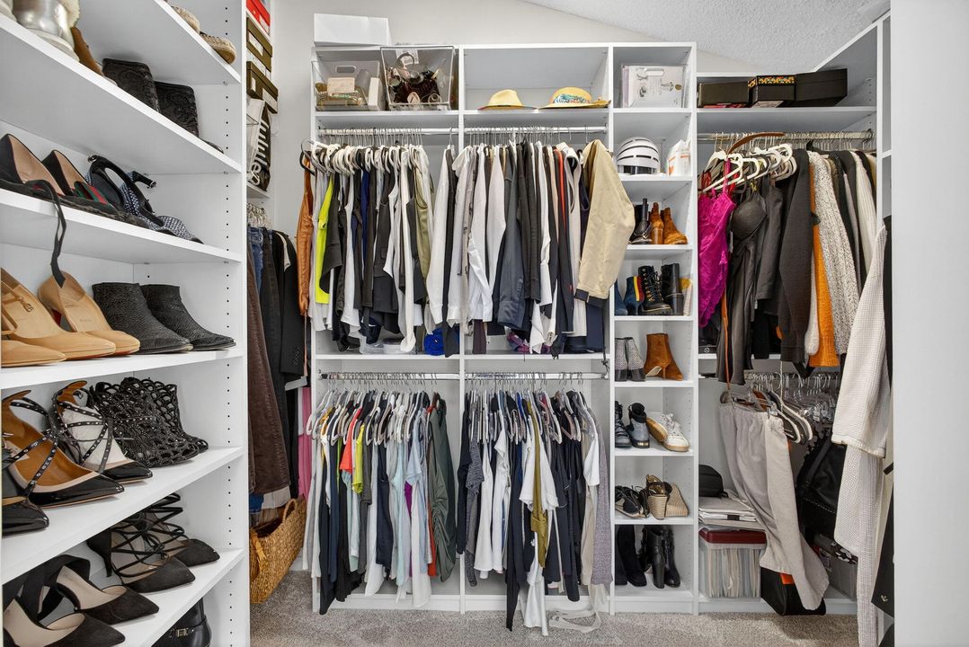 Active With Contract: $650,000 (3 beds, 2 baths, 1467 Square Feet)