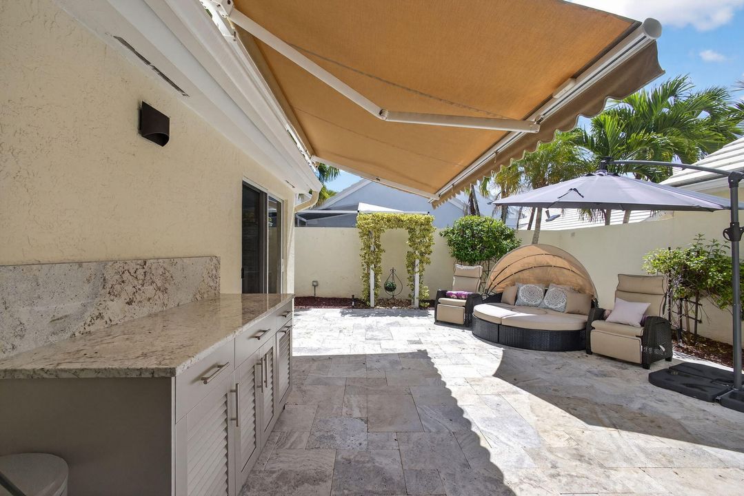 Active With Contract: $650,000 (3 beds, 2 baths, 1467 Square Feet)