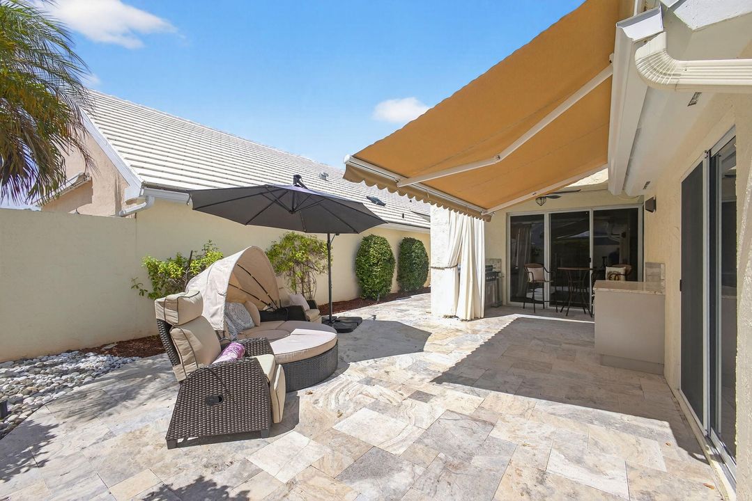 Active With Contract: $650,000 (3 beds, 2 baths, 1467 Square Feet)