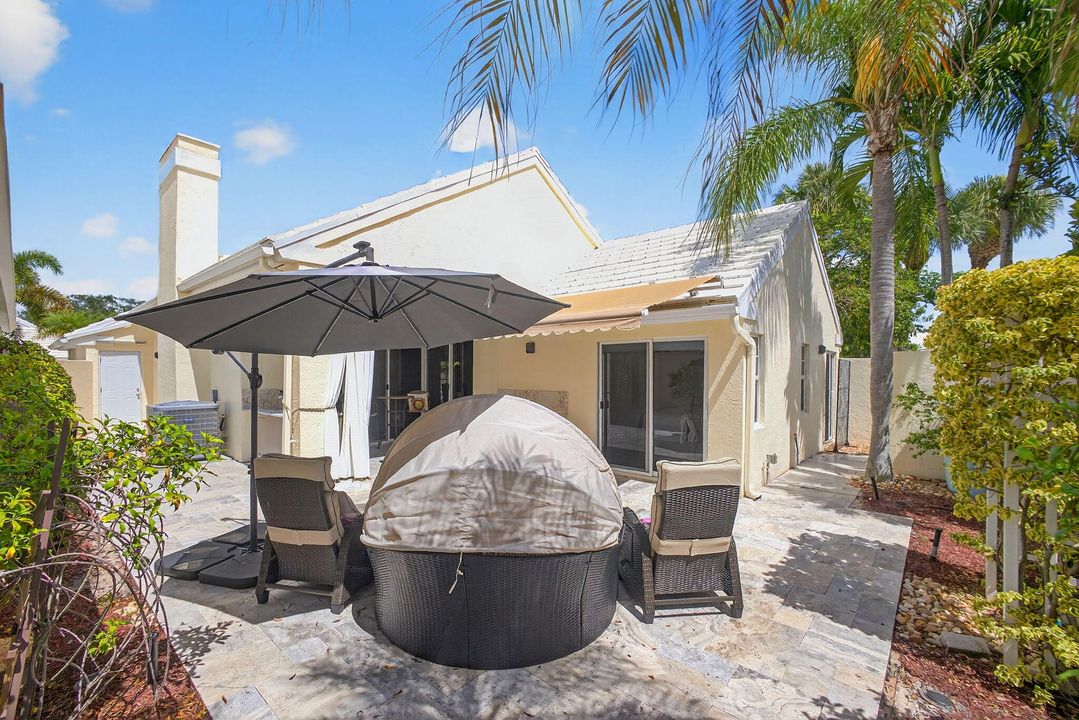 Active With Contract: $650,000 (3 beds, 2 baths, 1467 Square Feet)