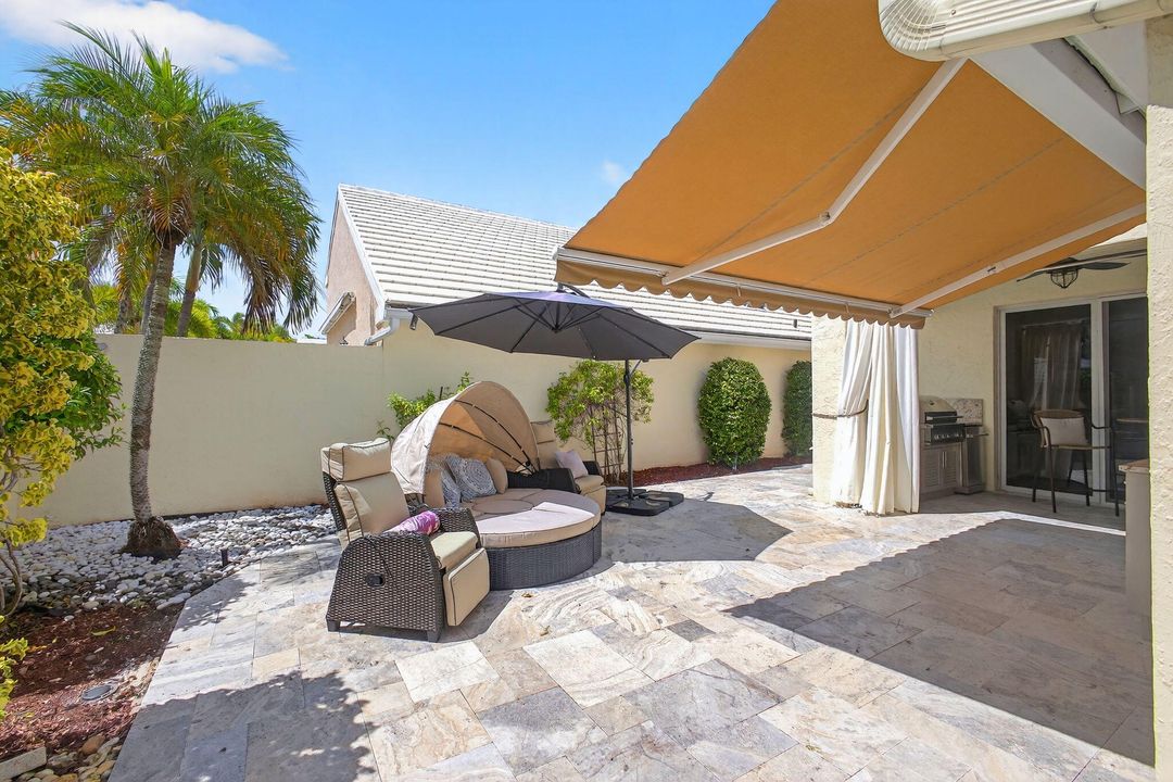 Active With Contract: $650,000 (3 beds, 2 baths, 1467 Square Feet)