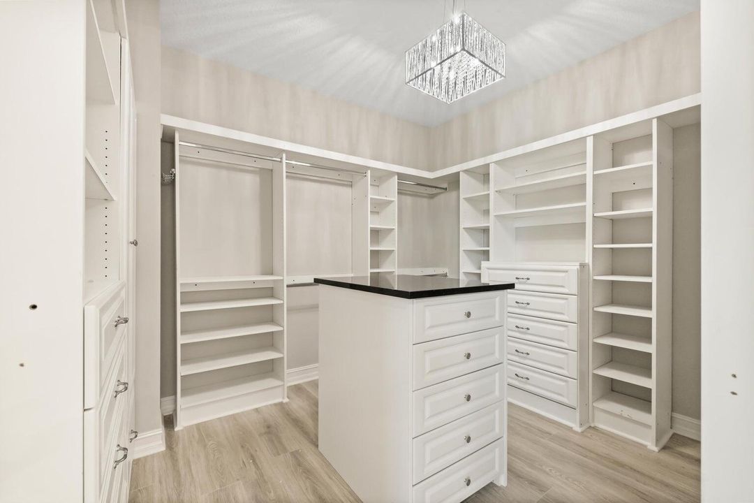 For Rent: $5,100 (4 beds, 3 baths, 2305 Square Feet)