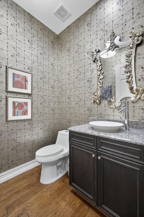 En Venta: $661,900 (3 camas, 3 baños, 2743 Pies cuadrados)