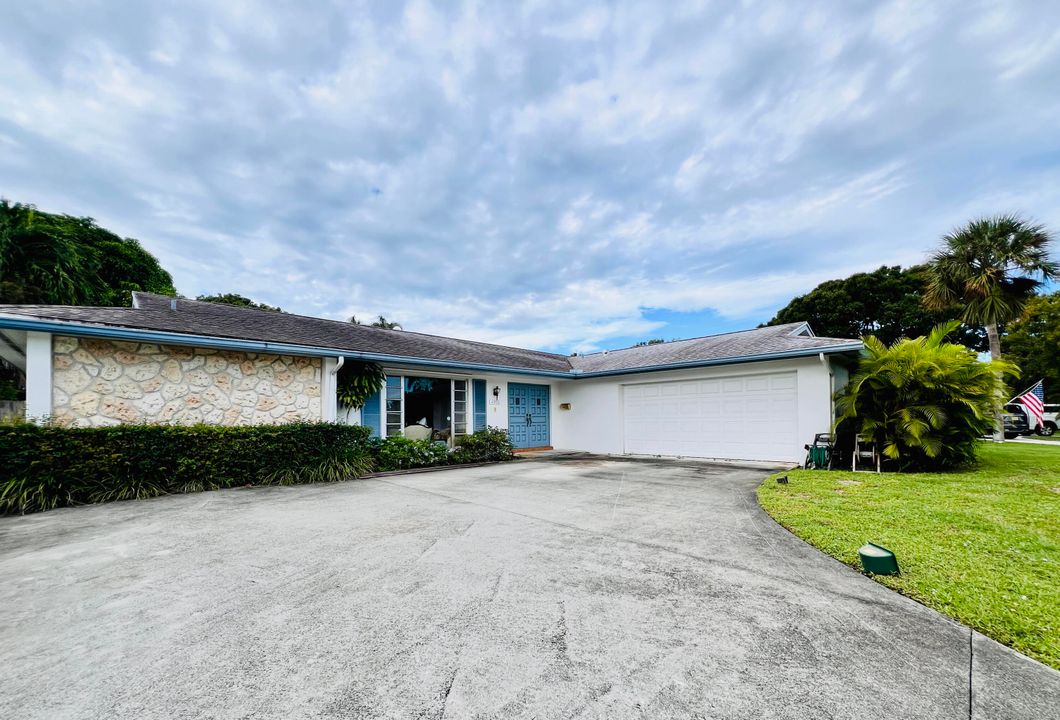 Vendido Recientemente: $580,000 (4 camas, 2 baños, 1886 Pies cuadrados)