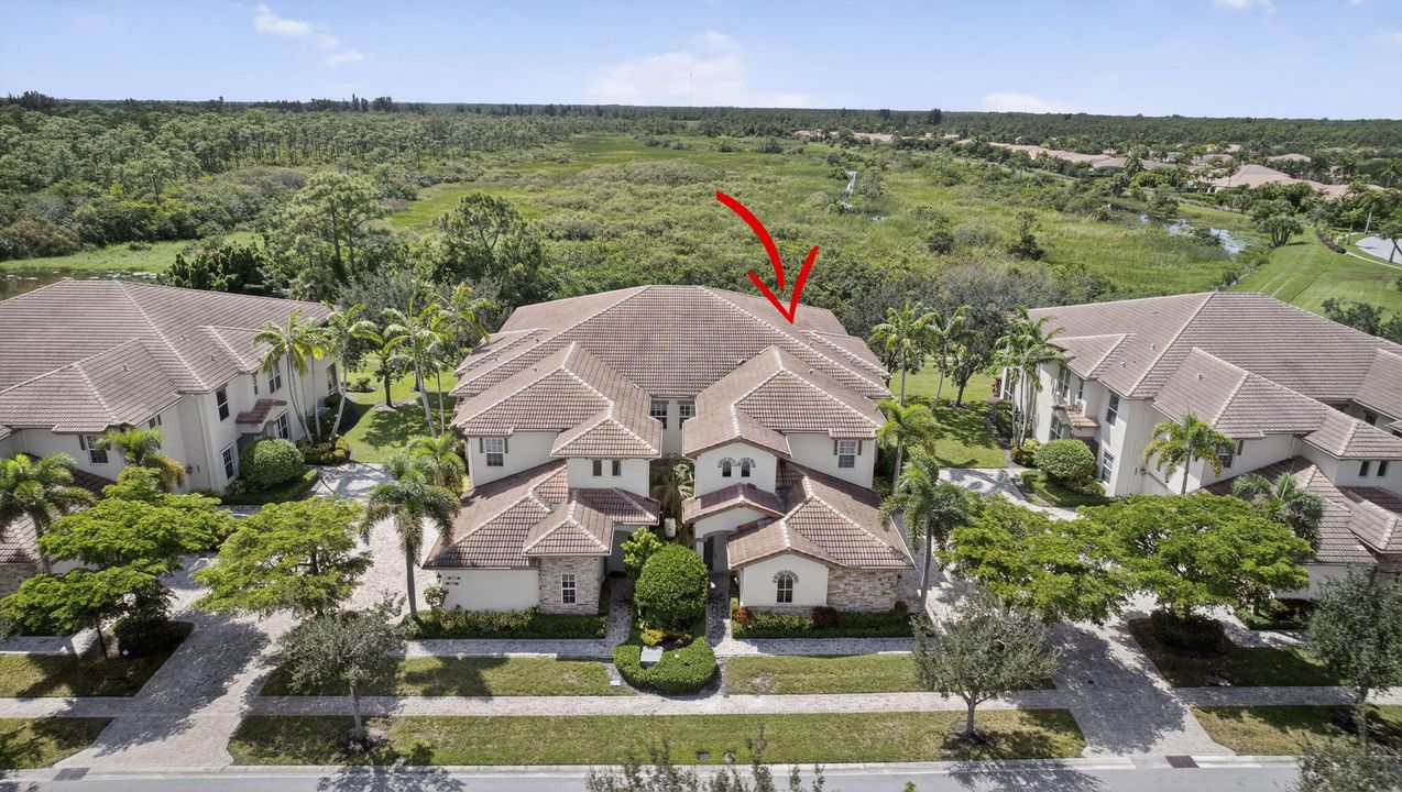 En Venta: $661,900 (3 camas, 3 baños, 2743 Pies cuadrados)