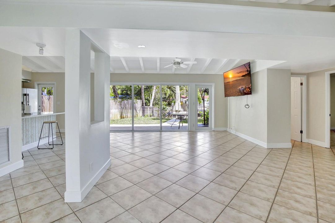 Activo con contrato: $4,000 (3 camas, 2 baños, 1465 Pies cuadrados)