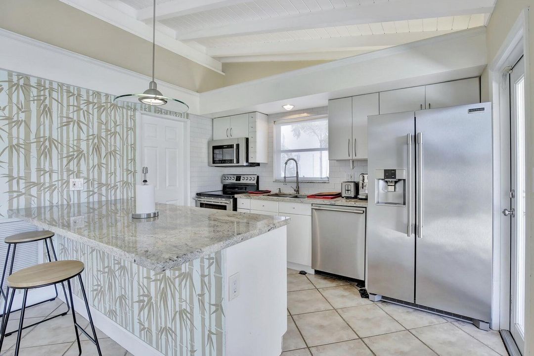 Activo con contrato: $4,000 (3 camas, 2 baños, 1465 Pies cuadrados)