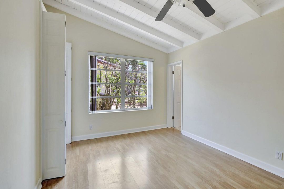 Activo con contrato: $4,000 (3 camas, 2 baños, 1465 Pies cuadrados)