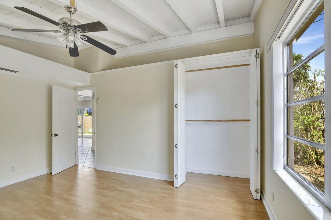 Activo con contrato: $4,000 (3 camas, 2 baños, 1465 Pies cuadrados)