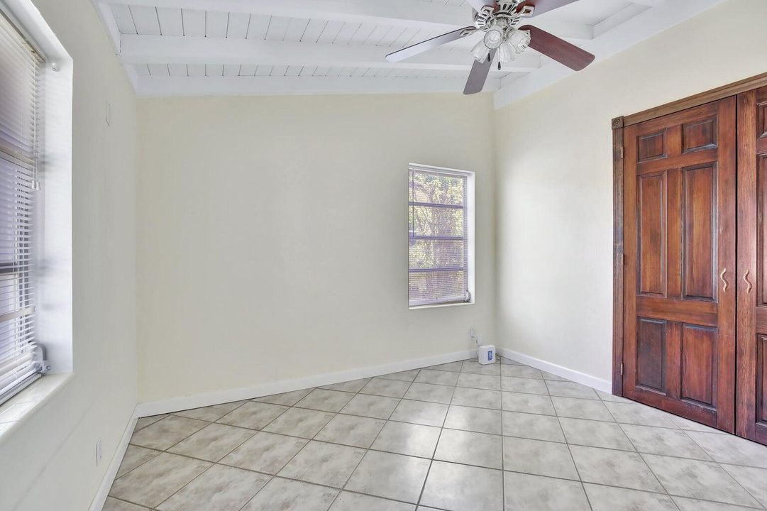 Activo con contrato: $4,000 (3 camas, 2 baños, 1465 Pies cuadrados)