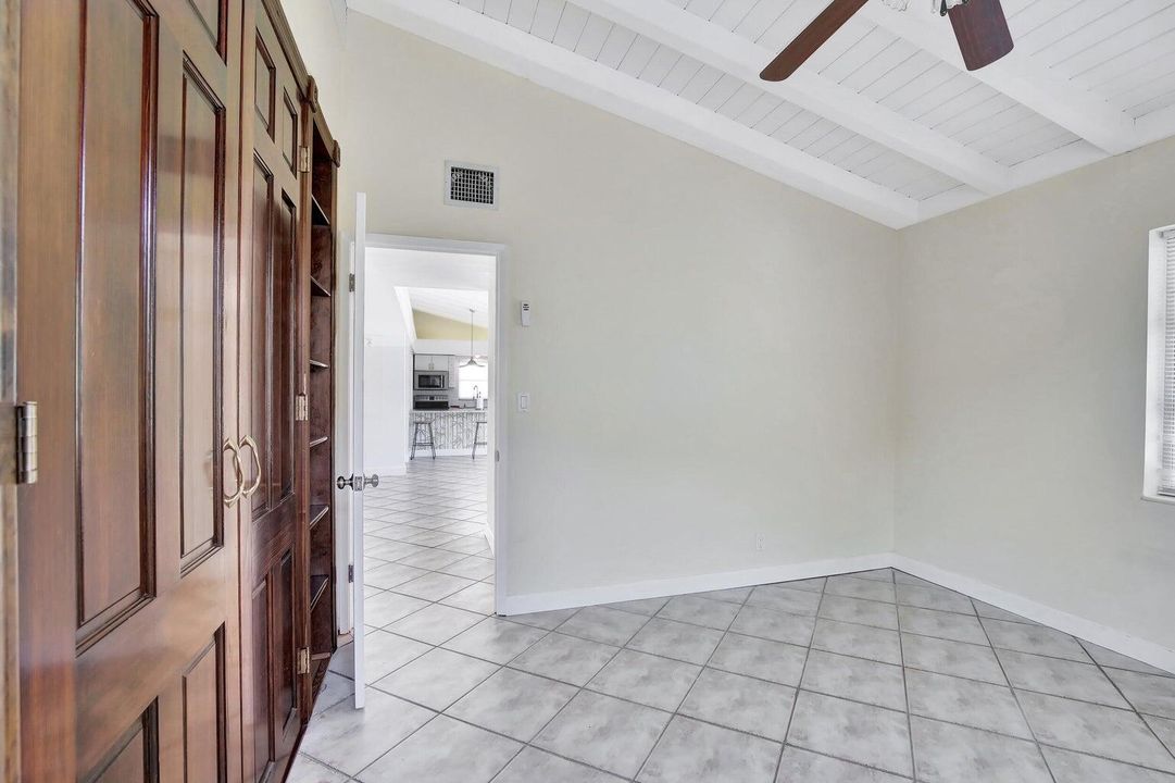 Activo con contrato: $4,000 (3 camas, 2 baños, 1465 Pies cuadrados)