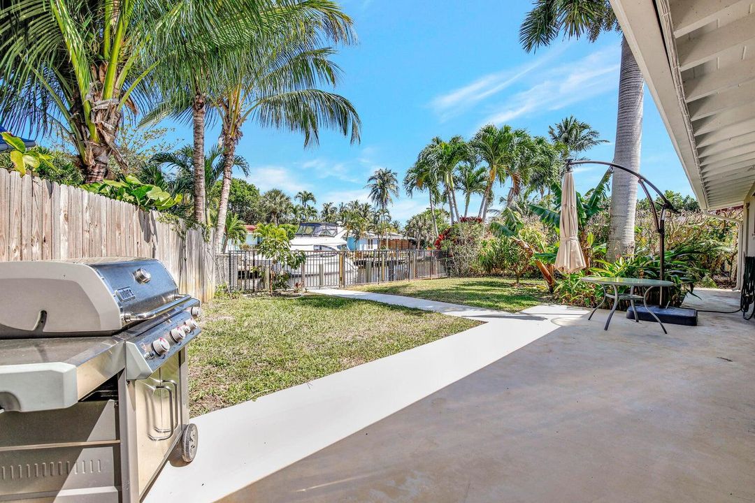 Activo con contrato: $4,000 (3 camas, 2 baños, 1465 Pies cuadrados)