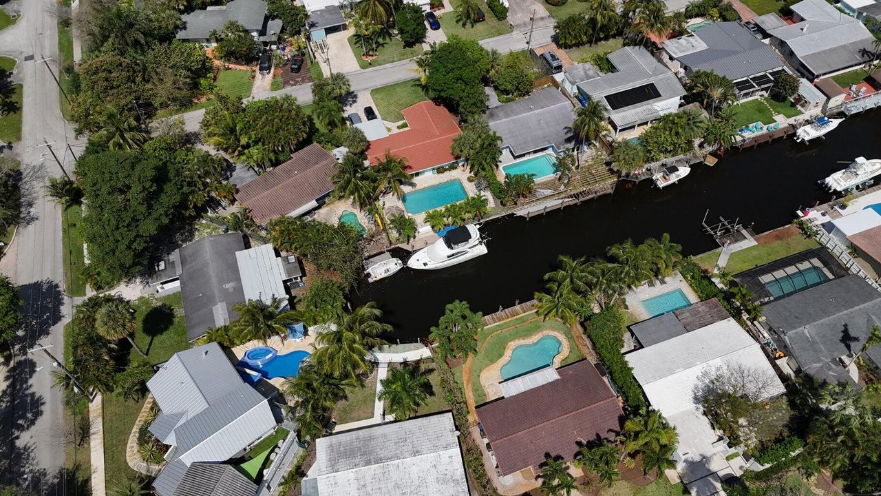 Activo con contrato: $4,000 (3 camas, 2 baños, 1465 Pies cuadrados)