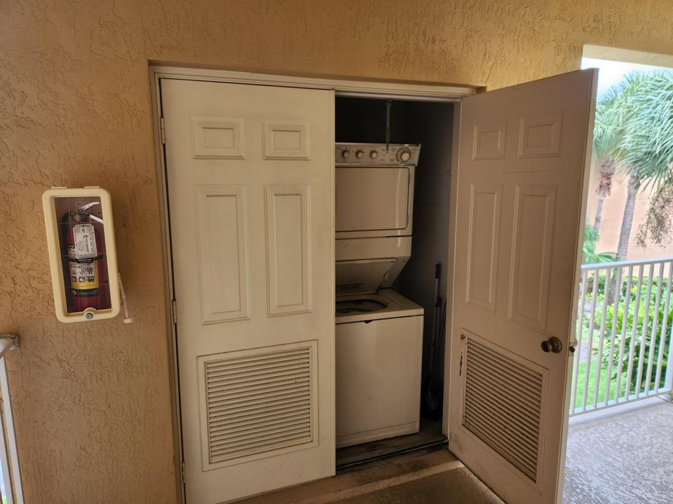 Activo con contrato: $1,700 (1 camas, 1 baños, 900 Pies cuadrados)