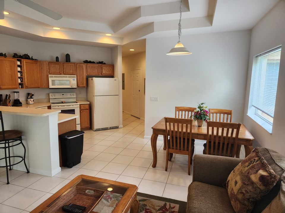 Activo con contrato: $1,700 (1 camas, 1 baños, 900 Pies cuadrados)