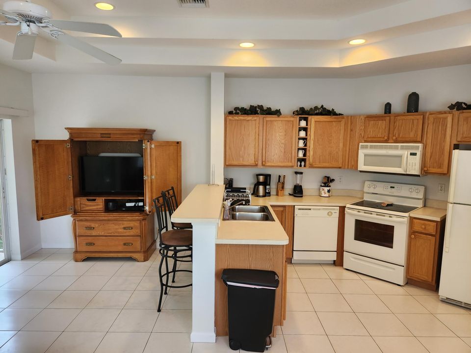 Activo con contrato: $1,700 (1 camas, 1 baños, 900 Pies cuadrados)