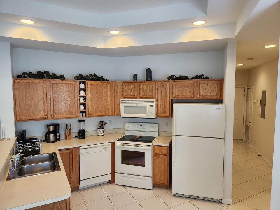 Activo con contrato: $1,700 (1 camas, 1 baños, 900 Pies cuadrados)