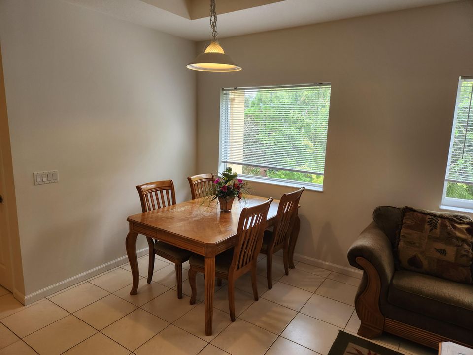 Activo con contrato: $1,700 (1 camas, 1 baños, 900 Pies cuadrados)