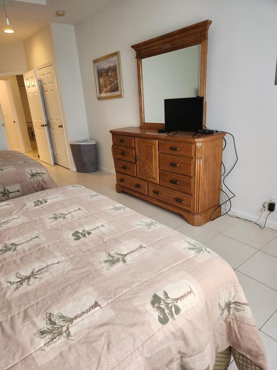 Activo con contrato: $1,700 (1 camas, 1 baños, 900 Pies cuadrados)