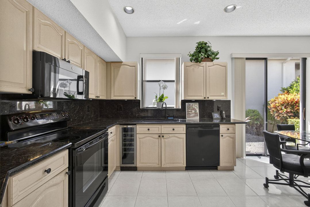 For Sale: $285,000 (3 beds, 2 baths, 1995 Square Feet)