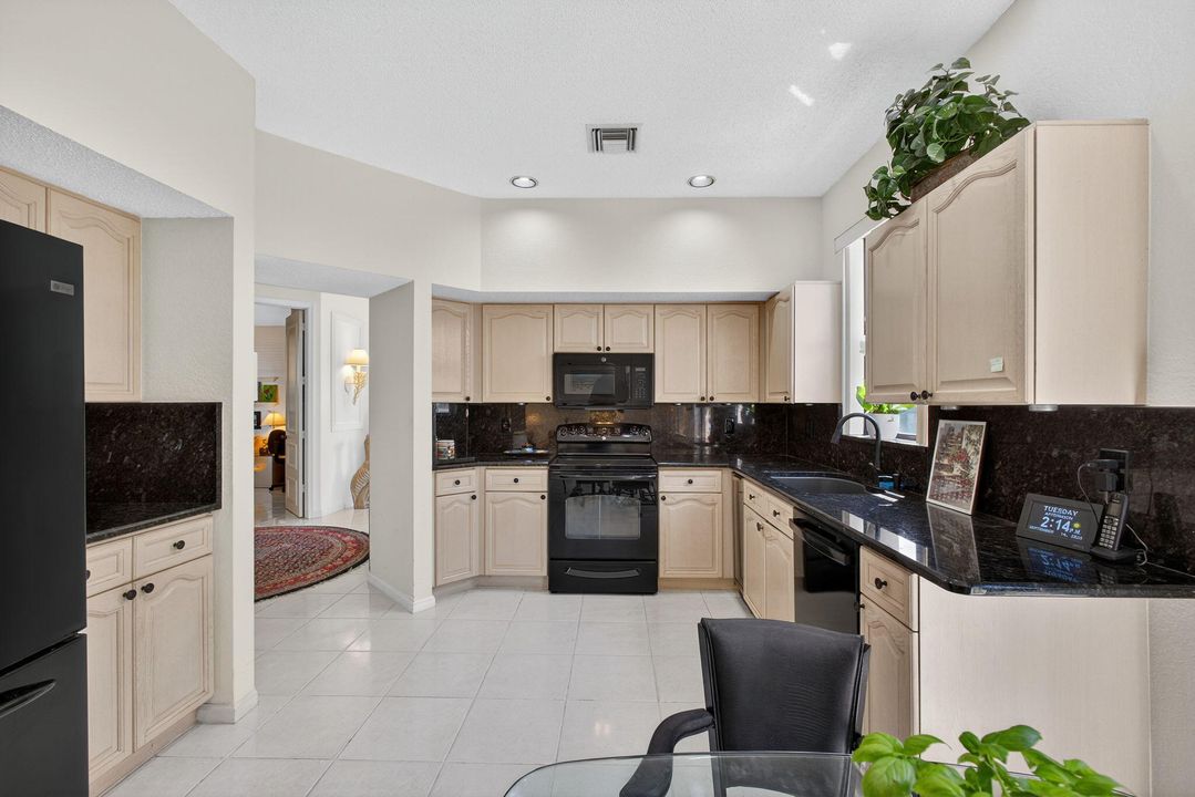 For Sale: $285,000 (3 beds, 2 baths, 1995 Square Feet)