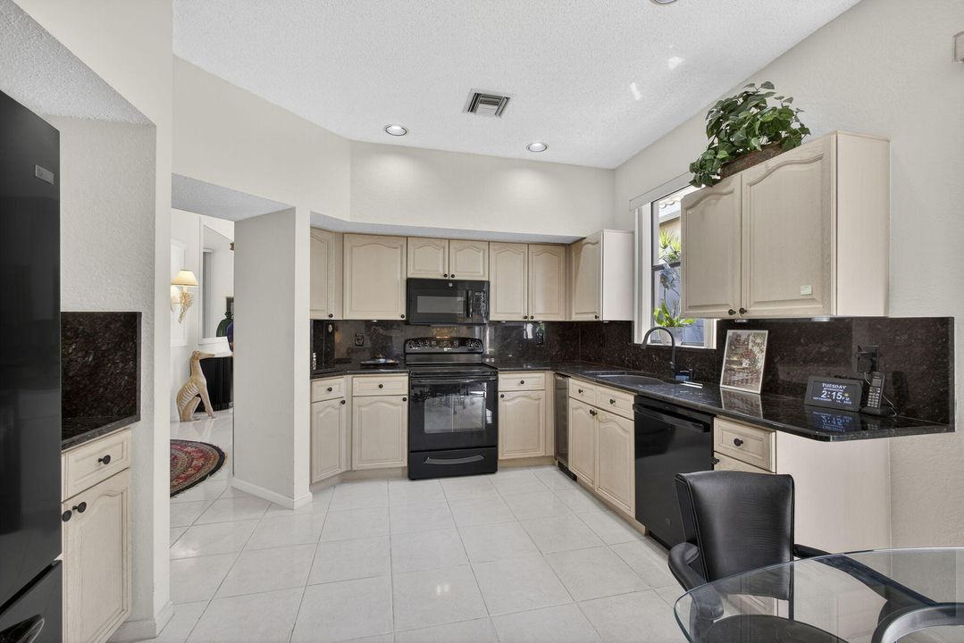 For Sale: $285,000 (3 beds, 2 baths, 1995 Square Feet)